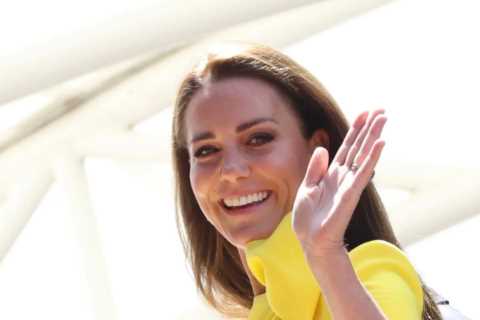 Kate Middleton glows in yellow as she arrives at Wimbledon for the Ladies’ Singles Final