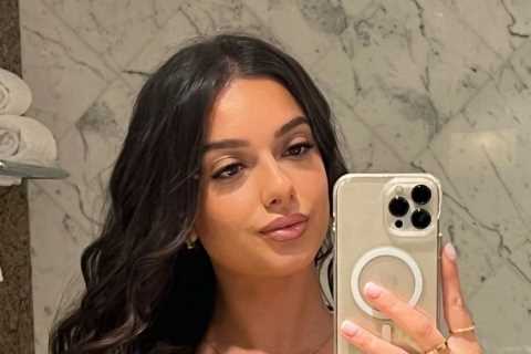 Nick Kyrgios’ stunning girlfriend Costeen Hatzi dazzles in bathroom selfie as she joins bad boy in New York for US Open