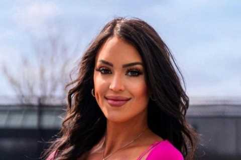 World’s sexiest tennis influencer Rachel Stuhlmann sends fans wild with busty pic in hot pink bra as she heads to Europe
