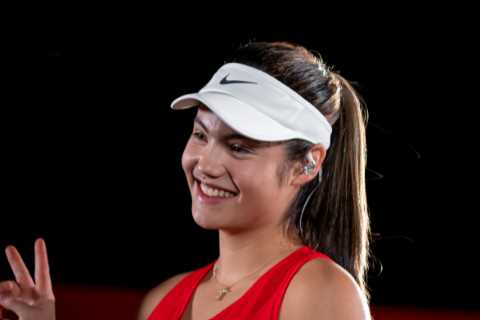 Emma Raducanu’s HOLOGRAM gives one-to-one coaching session to stunned tennis hopefuls