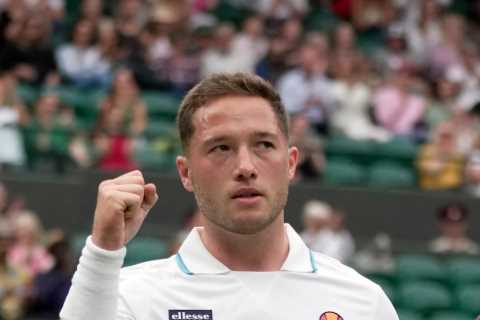 Who is tennis star Alfie Hewett?
