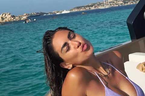 Berrettini’s stunning bikini-clad Wag Melissa helps him get over Wimbledon heartache as they cosy up together on holiday