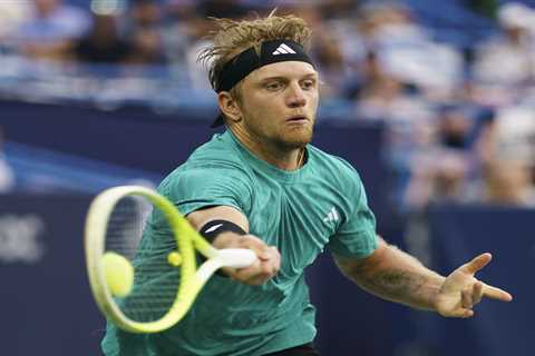 Dan Evans Just Destroyed a Fellow Tennis Player's Whining About 11am Matches