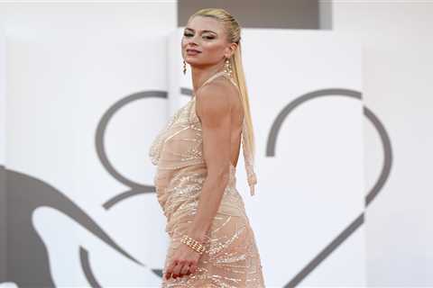 That Tennis Player Who Vanished? She's Back and Looking Incredible